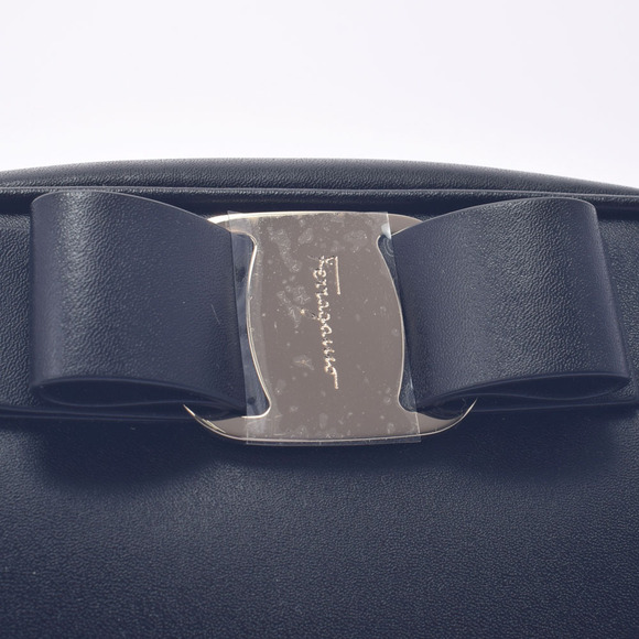 SALVATORE FERRAGAMO Vara Black Leather Shoulder Bag - Picture 7 of 11